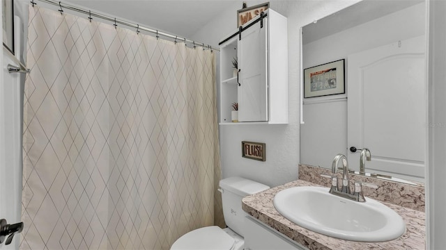 4582 Penkert Pl, Lakeland, FL 33811 - bathroom featuring toilet, vanity, and a shower with curtain