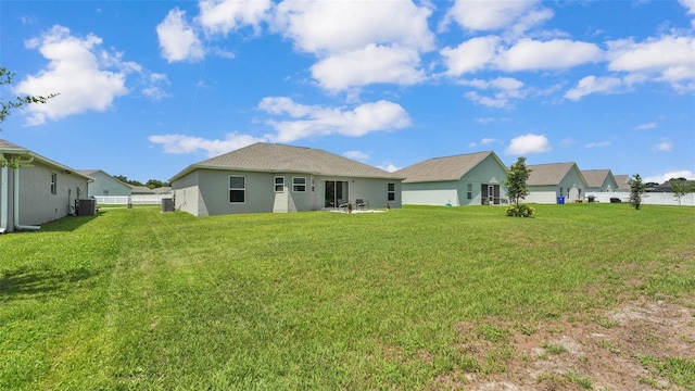 4582 Penkert Pl, Lakeland, FL 33811 - back of property with stucco siding
