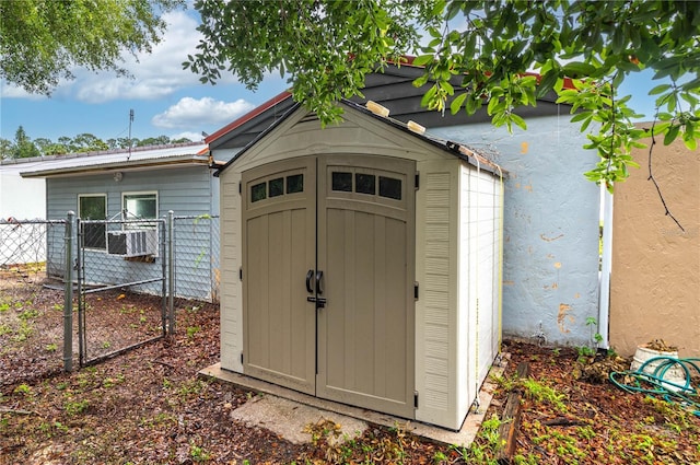 409 San Jose Dr, Winter Haven, FL 33884 - view of shed with fence