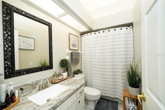 8760 Plantation Ridge Blvd, Lakeland, FL 33809 - full bathroom with vanity, toilet, and a shower with shower curtain