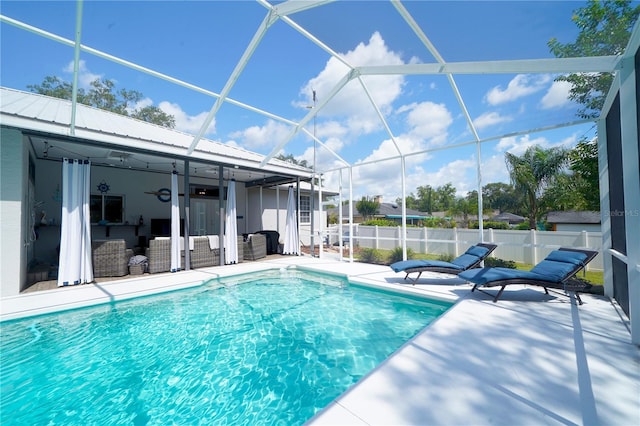 8760 Plantation Ridge Blvd, Lakeland, FL 33809 - view of pool featuring a patio, an outdoor hangout area, and a lanai