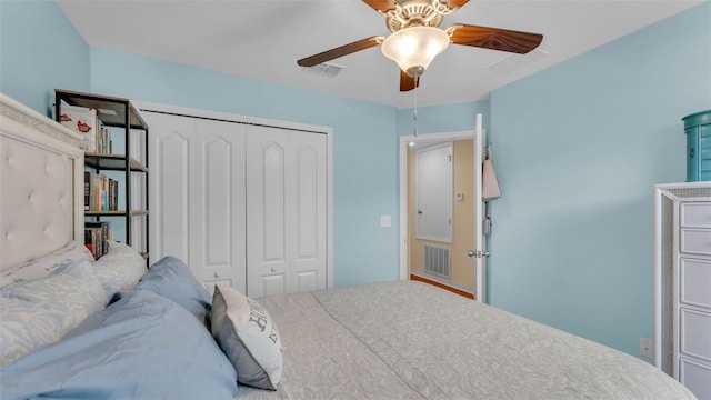6435 Sedgeford Dr, Lakeland, FL 33811 - bedroom with a closet and a ceiling fan