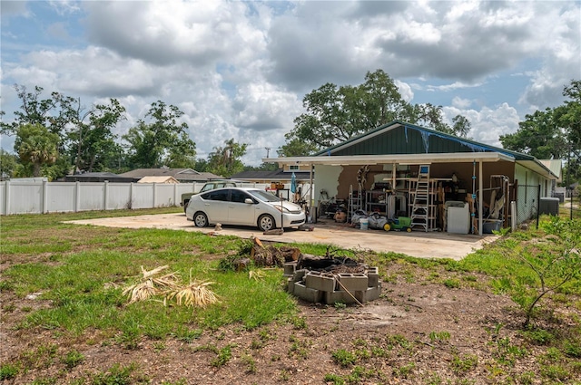 2219 New Jersey Rd, Lakeland, FL 33803 - back of house with fence and cooling unit