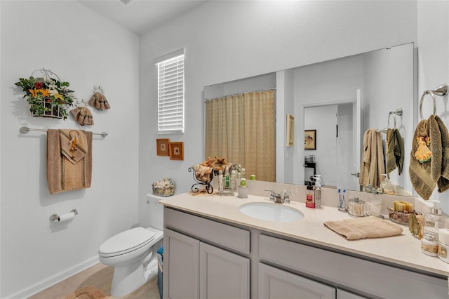 280 Pershing St, Bartow, FL 33830 - full bathroom with toilet, vanity, baseboards, tile patterned floors, and a shower with shower curtain