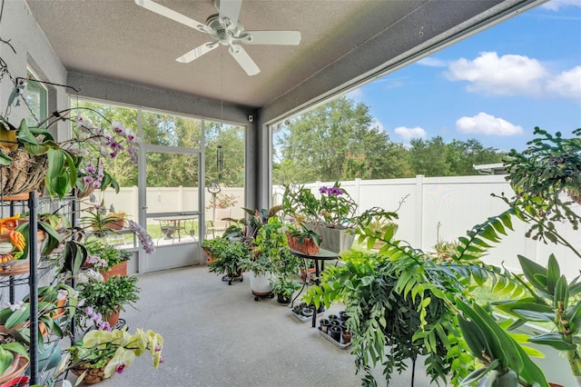 280 Pershing St, Bartow, FL 33830 - unfurnished sunroom with a ceiling fan