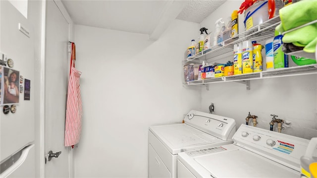 417 Yolonda Ct, Lakeland, FL 33809 - laundry room featuring independent washer and dryer