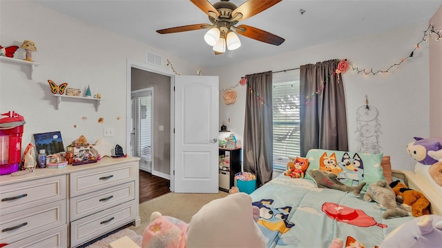 bedroom with ceiling fan