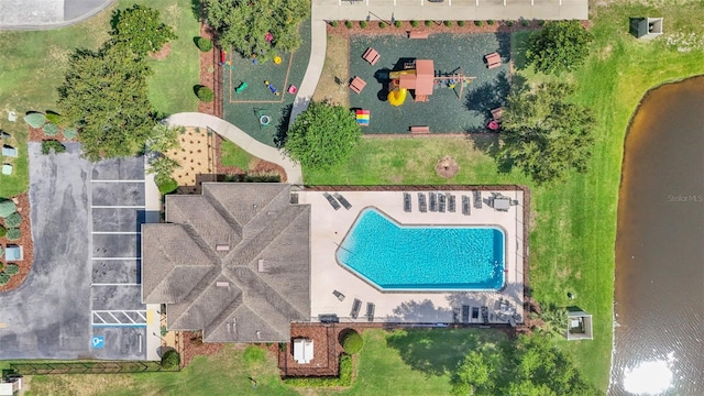 bird's eye view of a pool area