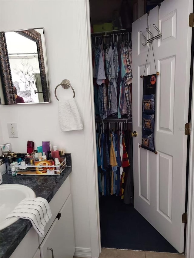 455 Eagle Dr, Kissimmee, FL 34759 - bathroom with vanity