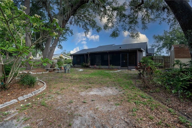 1920 Indian Trails Ct, Lakeland, FL 33813 - view of yard with a sunroom