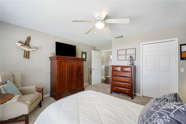 5425 Charlin Ave, Lakeland, FL 33810 - bedroom featuring light carpet, a closet, and baseboards