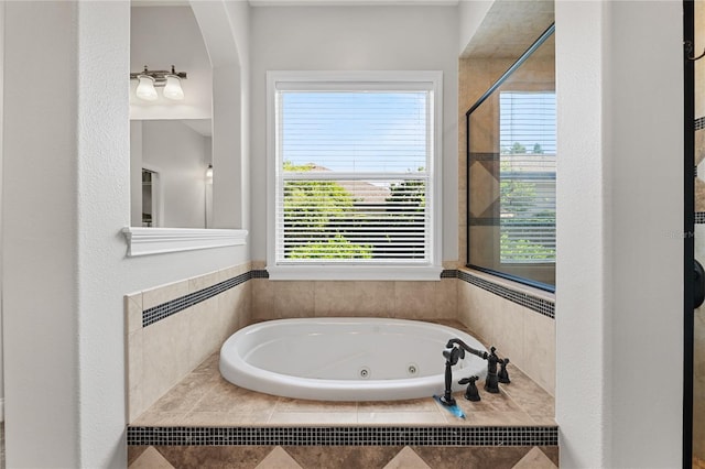 6542 Eagle Ridge Way, Lakeland, FL 33813 - full bath with a jetted tub