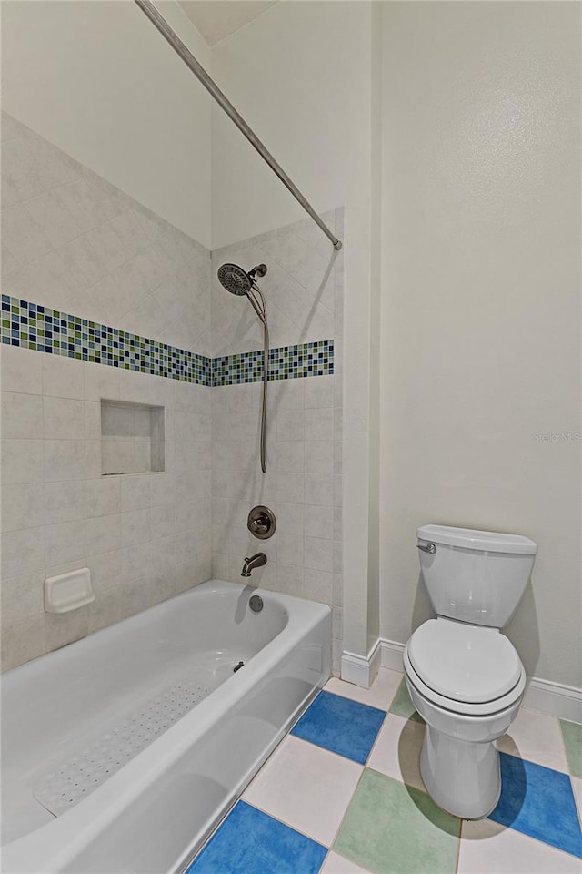 6542 Eagle Ridge Way, Lakeland, FL 33813 - full bath with baseboards, toilet, and bathtub / shower combination