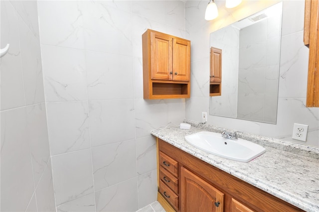5425 Lewellyn Rd, Lakeland, FL 33810 - bathroom with vanity