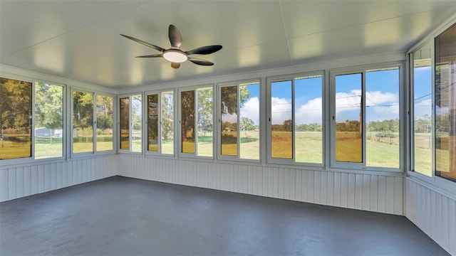 6543 Tula Ln, Lakeland, FL 33809 - unfurnished sunroom with ceiling fan