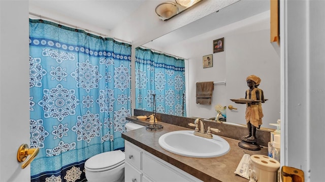 7311 Briarbay Loop, Lakeland, FL 33810 - full bathroom featuring toilet, vanity, and curtained shower