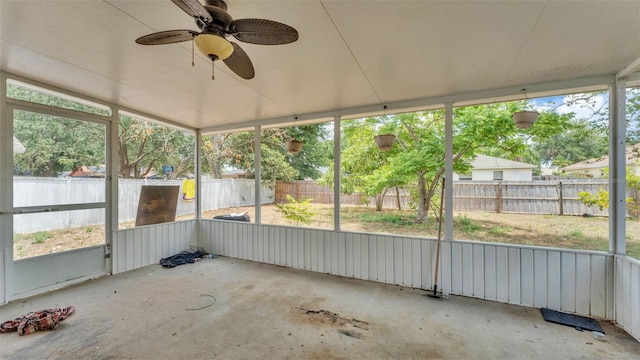 7311 Briarbay Loop, Lakeland, FL 33810 - unfurnished sunroom featuring a ceiling fan