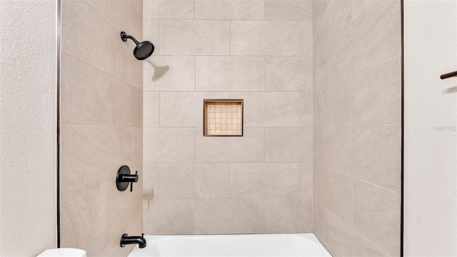 3829 Abbott Ln, Lakeland, FL 33810 - full bath featuring shower / bath combination