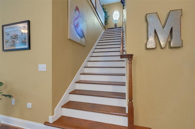 2731 Coventry Ave, Lakeland, FL 33803 - stairway with baseboards