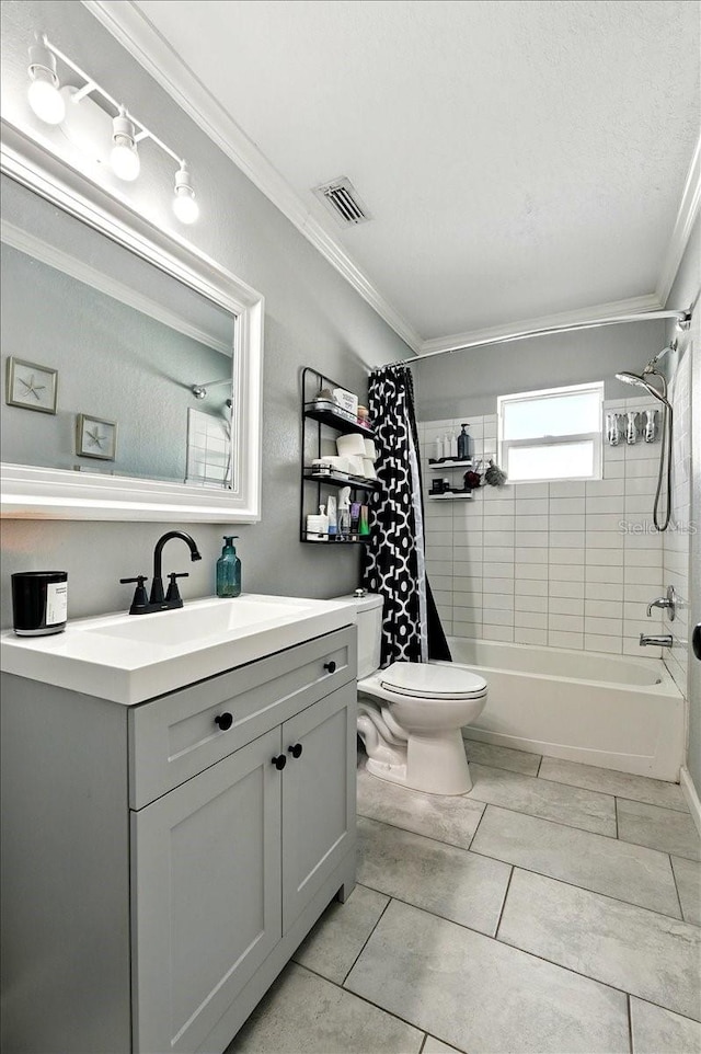 1648 Skinner St, Lakeland, FL 33801 - full bath featuring crown molding, shower / bath combination with curtain, vanity, and toilet