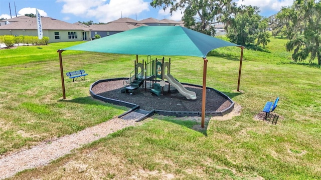 2546 Red Egret Dr, Bartow, FL 33830 - community playground with a yard