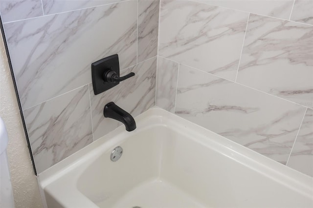 3813 Surrey Dr, Orlando, FL 32812 - bathroom view of shower / bath combination