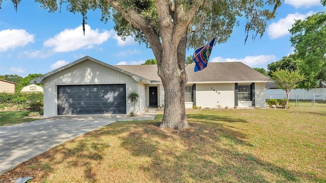 1423 Ridgegreen Loop N, Lakeland, FL 33809 - ranch-style house with an attached garage and concrete driveway