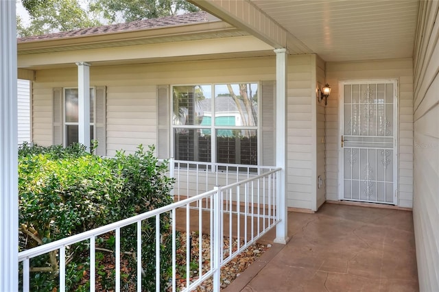 6065 Magpie Dr, Lakeland, FL 33809 - view of porch
