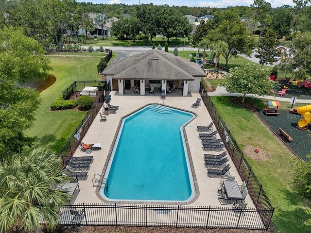 6250 Silver Leaf Ln, Lakeland, FL 33813 - community pool with a patio