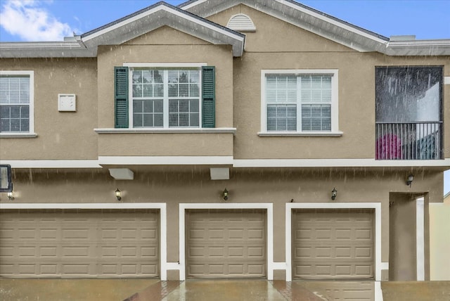 2061 Crestdale Ln Unit 60, Lake Mary, FL 32746 - garage with driveway