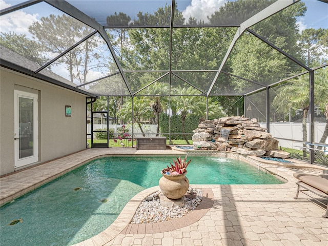 148 Melissa Trl, Auburndale, FL 33823 - view of swimming pool featuring an in-ground hot tub, a patio, and a lanai