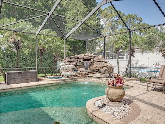 148 Melissa Trl, Auburndale, FL 33823 - view of swimming pool featuring an outdoor hot tub, a patio area, and glass enclosure