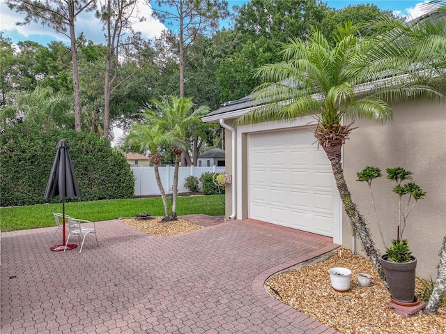 148 Melissa Trl, Auburndale, FL 33823 - garage with driveway