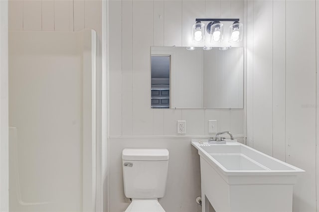 6338 Oak Sq E, Lakeland, FL 33813 - bathroom with toilet and vanity