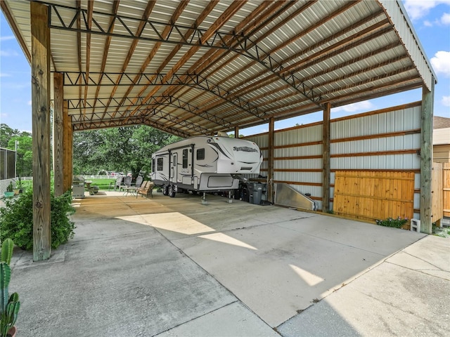 2921 W Socrum Loop Rd, Lakeland, FL 33810 - view of car parking