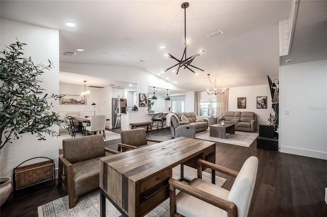 7608 Franklin Rd, Plant City, FL 33565 - living area with a chandelier, lofted ceiling, dark wood-type flooring, recessed lighting, and baseboards