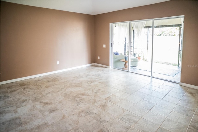 11567 Misty Isle Ln, Riverview, FL 33579 - unfurnished room with baseboards