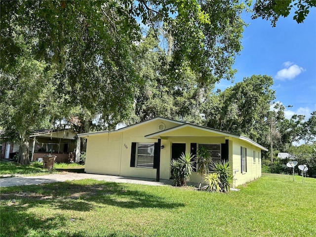 304 Bell St, Wauchula, FL 33873 - view of front of home featuring a front yard
