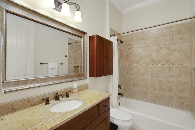 1825 Pawnee Trl, Lakeland, FL 33803 - bathroom featuring crown molding, vanity, toilet, and bathtub / shower combination
