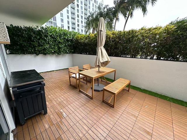 600 NE 27th St Unit 604, Miami, FL 33137 - view of patio / terrace with outdoor dining area