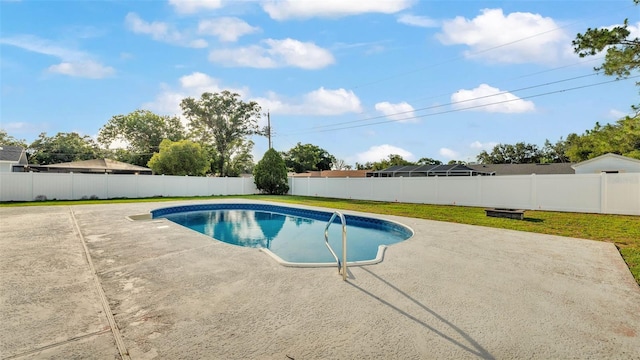 934 Point View Ln, Lakeland, FL 33813 - view of pool featuring a patio area