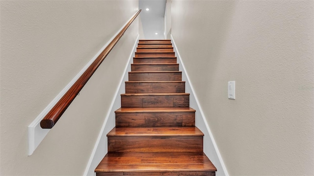 3121 Highlands By The Lake Way, Lakeland, FL 33812 - view of stairway