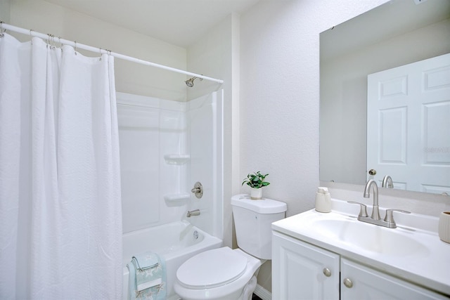 2438 W Wellston Rd, Avon Park, FL 33825 - bathroom featuring toilet, vanity, and shower / bathtub combination with curtain