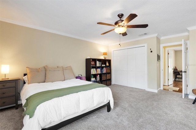 6819 Broken Arrow Trl S, Lakeland, FL 33813 - carpeted bedroom with crown molding, a closet, and a ceiling fan