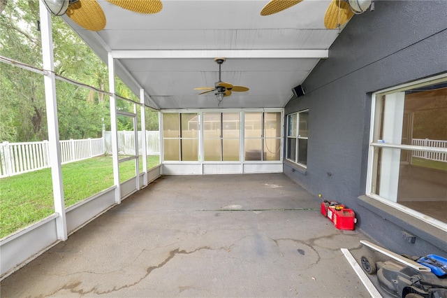 16804 Hawkridge Rd, Lithia, FL 33547 - unfurnished sunroom featuring ceiling fan and vaulted ceiling