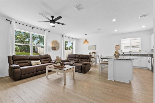 546 Scott Lake Creek Ln, Lakeland, FL 33813 - photo 2