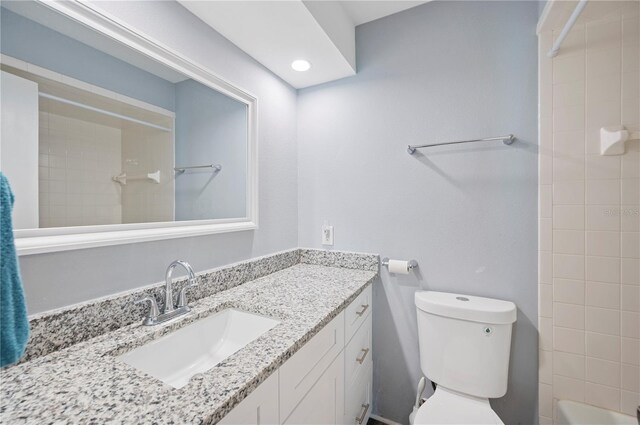 3080 Cross Fox Dr, Mulberry, FL 33860 - full bath with vanity, toilet, and  shower combination