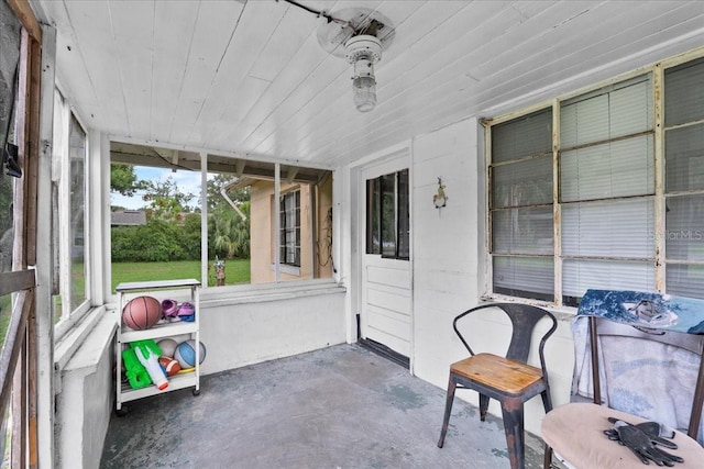 320 W Carver St, Lakeland, FL 33805 - view of unfurnished sunroom