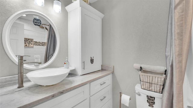 1910 Clubhouse Rd, Lakeland, FL 33813 - bathroom with vanity and toilet