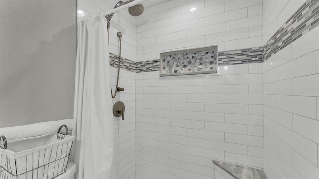 1910 Clubhouse Rd, Lakeland, FL 33813 - bathroom with a tile shower and toilet